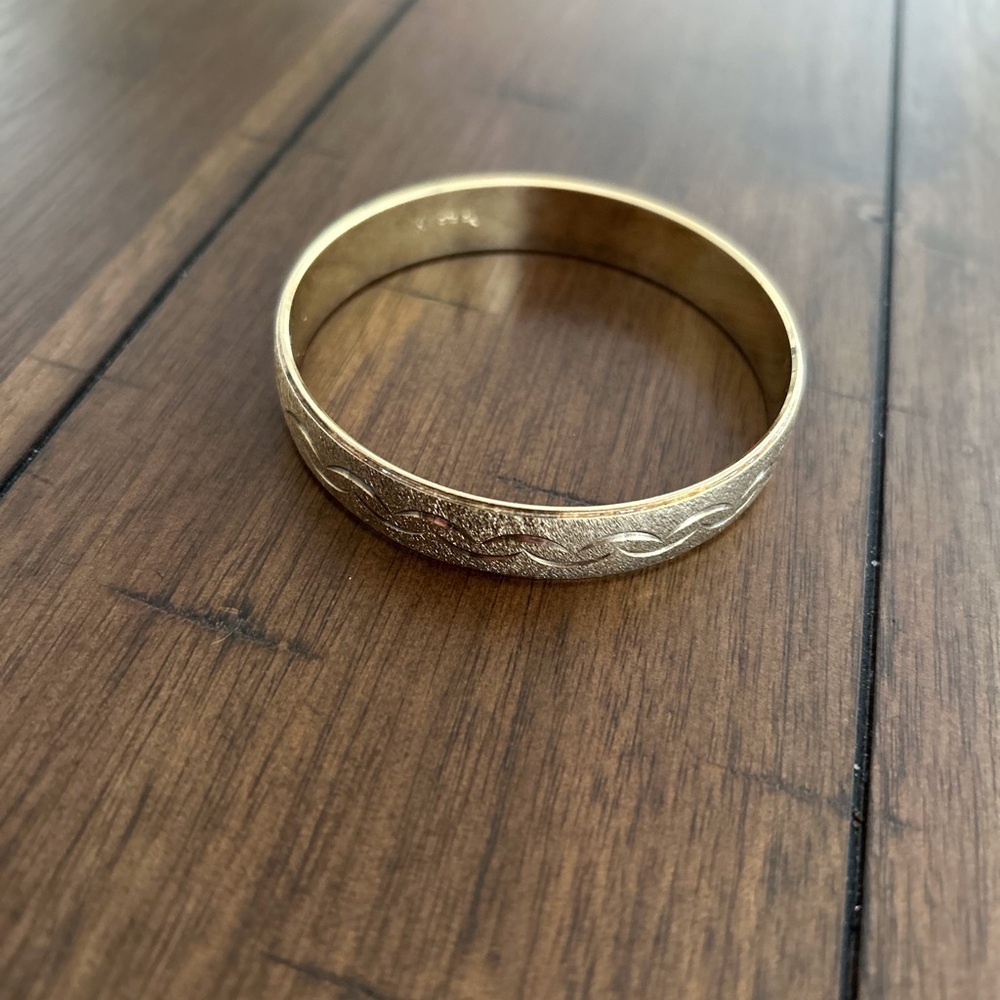Vintage Crown Trifari Bangle Bracelet - Picture 7 of 11